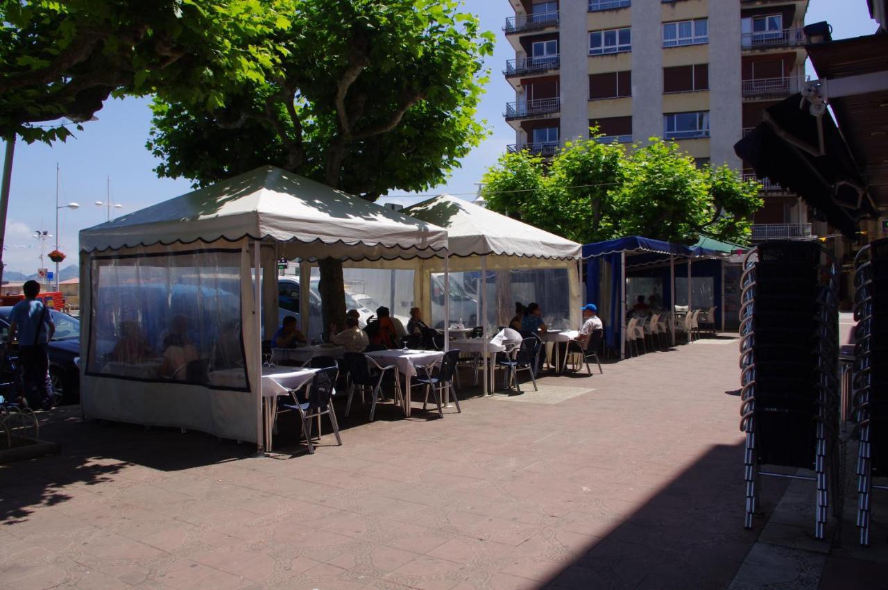 Pension "La Marina" カストロ・ウルディアレス エクステリア 写真